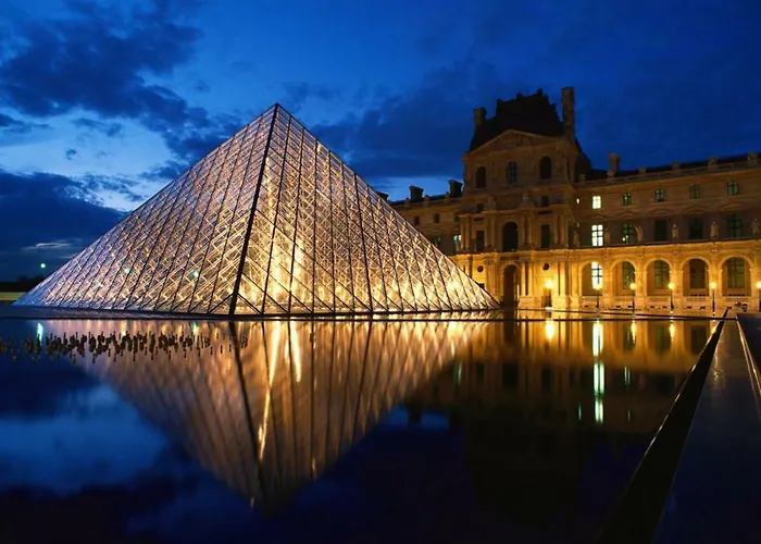 アパート Luxury Louvre パリ